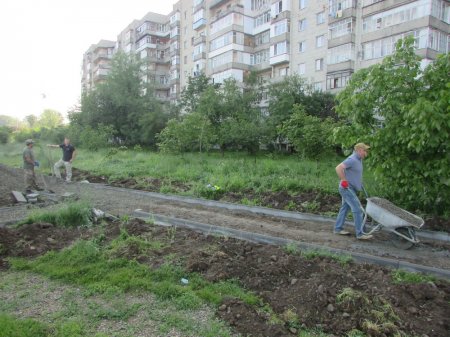 Один з найбільших скверів створюють на «Позитроні»