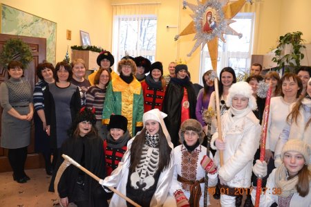 Різдвяний Вертеп Центру дозвілля дітей та юнацтва вітав працівників структурних підрозділів МВК Різдвяний Вертеп Центру дозвілля дітей та юнацтва вітав працівників структурних підрозділів МВК