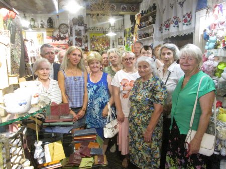 Екскурсія до крамниці-музею "Цяцьки Мулярових” Екскурсія до крамниці-музею "Цяцьки Мулярових”