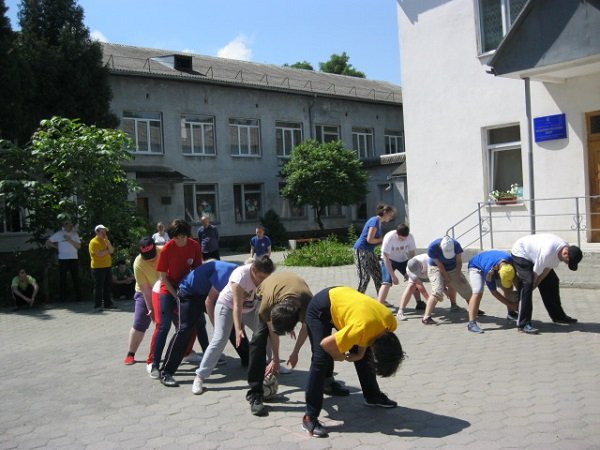 У Франківську провели спортивні естафети серед дітей та молоді з функціональними обмеженнями (фоторепортаж)