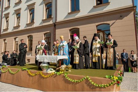 Католицькій школі - нове приміщення