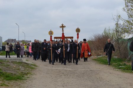 В Угорниках відбулася хресна дорога за мир та спокій в Україні