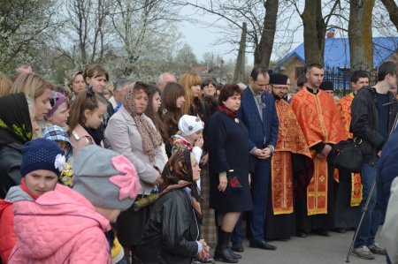 В Угорниках відбулася хресна дорога за мир та спокій в Україні