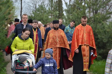 В Угорниках відбулася хресна дорога за мир та спокій в Україні