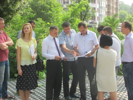 Тривають роботи з благоустрою у сквері «Первоцвіт»