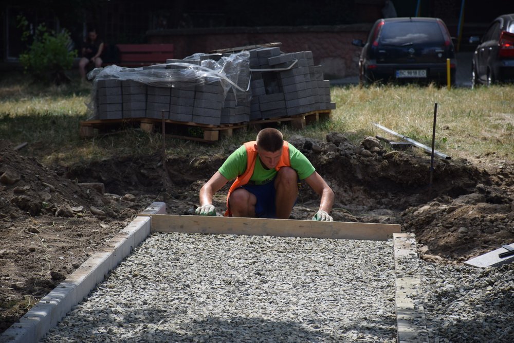 В місті продовжуються роботи з благоустрою В місті продовжуються роботи з благоустрою