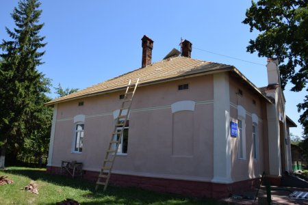 В Опришівцях перекривають  приміщення старої школи