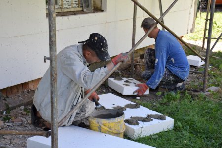 В місті ремонтують клуб дозвілля для дітей та юнацтва «Глобус»