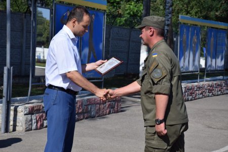 Міський голова вручив грамоти та грошові премії бійцям Військової частини 1241