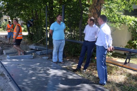 Продовжуються ремонтні роботи в мікрорайоні «Опришівці»