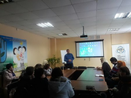 В центрі соціальних служб провели тренінг про реабілітацію наркозалежних