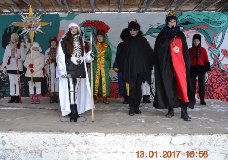 «Новорічно-різдвяна феєрія» біля клубу «Сучасник» в Пасічній