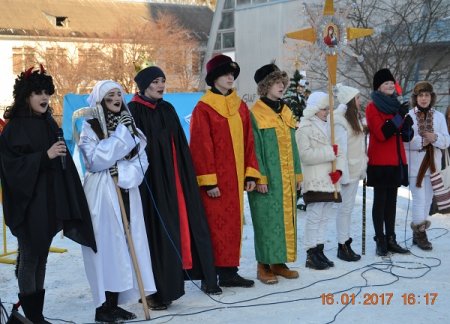 Відбулася святкова розважальна програма «Новорічно-різдвяна феєрія» біля дитячо-юнацького центру