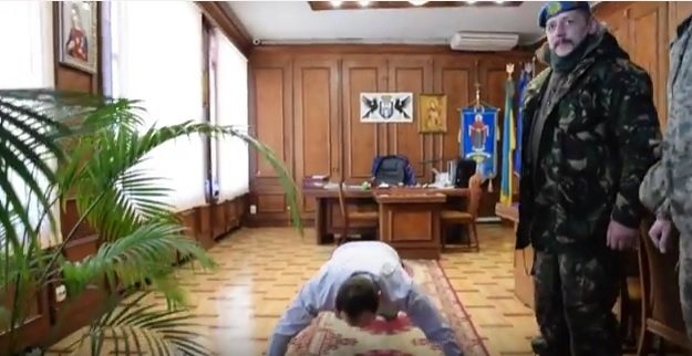 Івано-Франківський міський голова приєднався до флешмобу #22PushUpChallenge