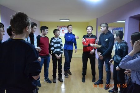 Тематично-розважальний вечір відпочинку «Все починається з любові» у дитячо-юнацькому клубі «Сучасник»