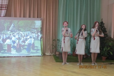 Відбулось літературно-музичне свято «Я в серці маю те що не вмирає…»