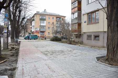Продовжується комплексна реконструкція вулиці Бельведерської