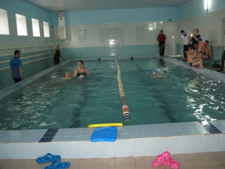 Відбулися змагання з плавання "Повір у себе"