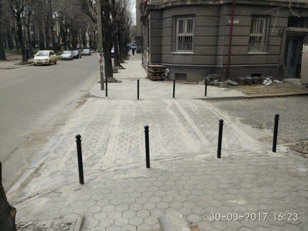 Влаштування підняття виїзду з вул. Толстого до рівня тротуару