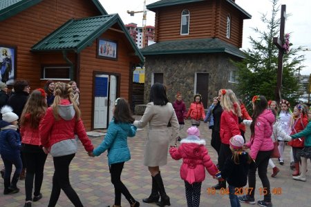 «Великодній розмай» біля церкви у мікрорайоні "Позитрон"