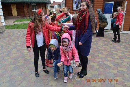 «Великодній розмай» біля церкви у мікрорайоні "Позитрон"