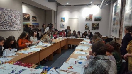 В рамках відзначення Міжнародного Дня міст-побратимів 22-23 квітня 2017 року в Івано-Франківську перебував вокально-інструментальний колектив «Камертон» з польського міста Ополє