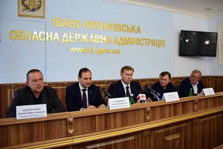 Об'єднались заради вирішення спільної проблеми