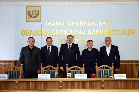 Об'єднались заради вирішення спільної проблеми