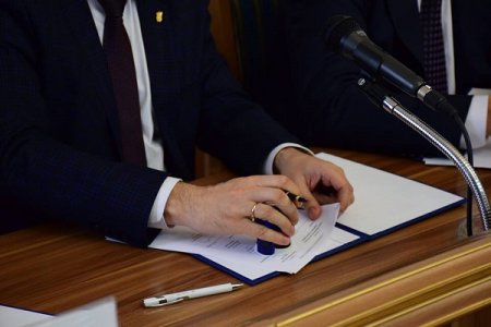Об'єднались заради вирішення спільної проблеми