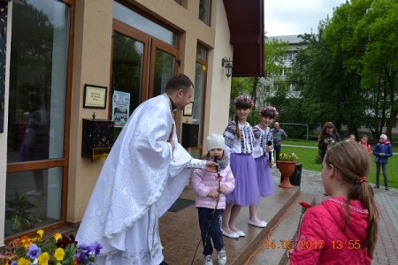 Відбулась святково-розважальна програма «Цінуймо руки матерів»