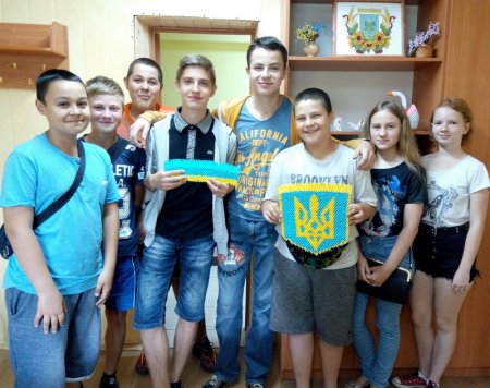  Творча майстерня у клубі «Сучасник» напередодні Дня Конституції України             