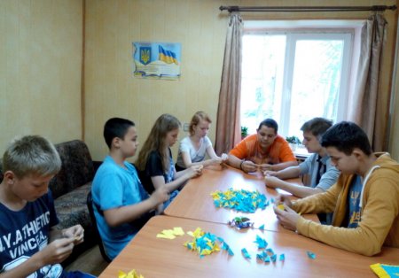  Творча майстерня у клубі «Сучасник» напередодні Дня Конституції України             