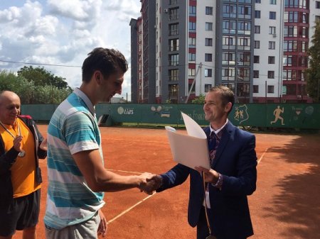 Турнір з тенісу серед ветеранів визначив переможців