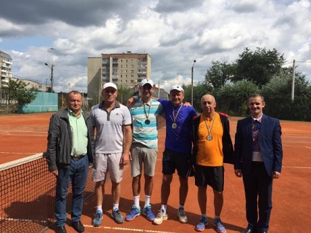 Турнір з тенісу серед ветеранів визначив переможців