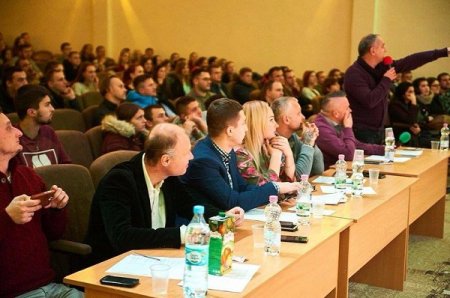 В Івано-Франківську стартував 23-ий сезон фестивалю КВН «Кавалєрка»