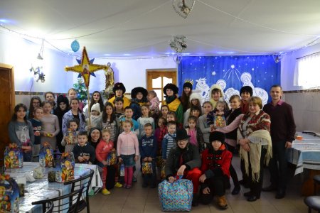 Новорічно-різдвяне дійство  для вихованців містечка милосердя Святого Миколая