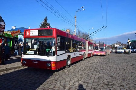 В Івано-Франківську запустили зворотну тролейбусну лінію через залізничний вокзал