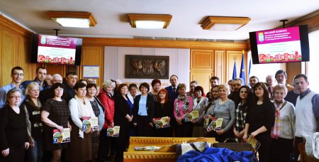 Нагородили грамотами переможців Конкурсу проектів і програм розвитку місцевого самоврядування та громадянського суспільства 2018 року у номінації "Проекти ОСББ, ЖБК, БК"