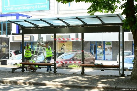 У місті встановлюють нові зупинки
