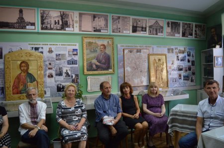 Людина в світ зерно нести повинна,  як зерно носить людям колосок