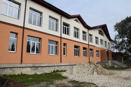 Довгобуд у Хриплині зрушив з місця