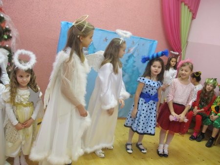 Свято «Із неба в український край іде зимовий Миколай…»