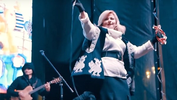 Коляда з Марічкою Бурмакою на Вічовому майдані