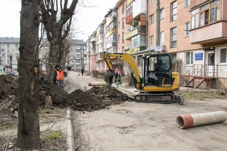 Капремонт двору на Незалежності, 152-152а відновлено