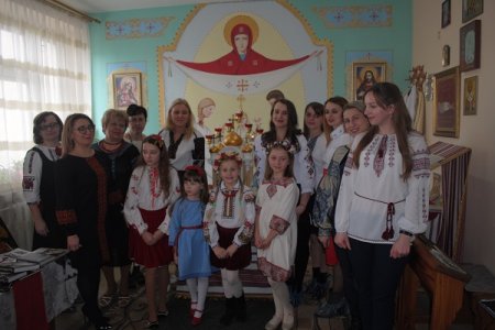 У міському перинатальному центрі читали вірші Тараса Шевченка