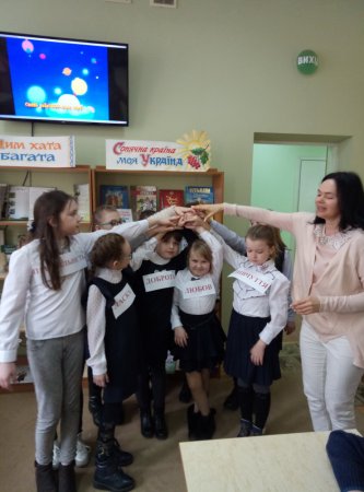 Навчаємося жити добрими людьми