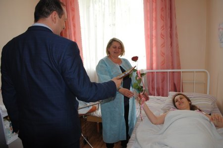  Міський голова привітав франківчанок, які народили у День міста 