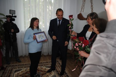  Міський голова привітав франківчанок, які народили у День міста 