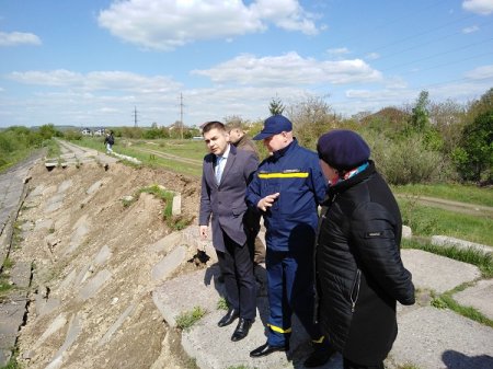 Ліквідовано загрозу прориву захисної дамби  на р.Бистриця Надвірнянська в с.Угорники