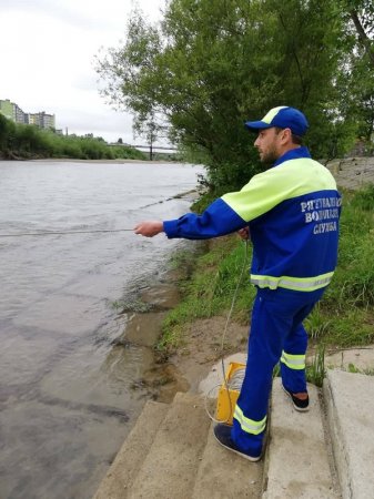 Проведено обстеження  днища водойм річок Бистриця Надвірнянська та Бистриця Солотвинська